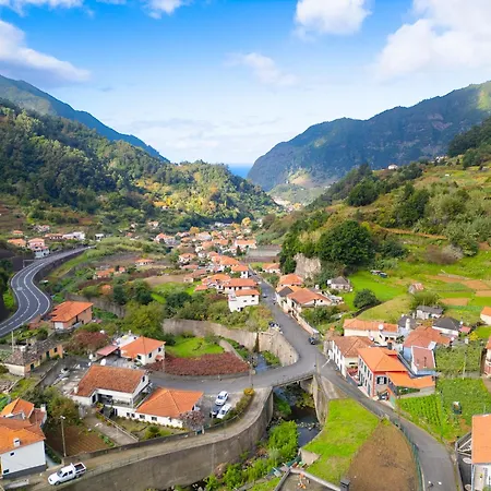 View To The Valley, By Op Nyaraló