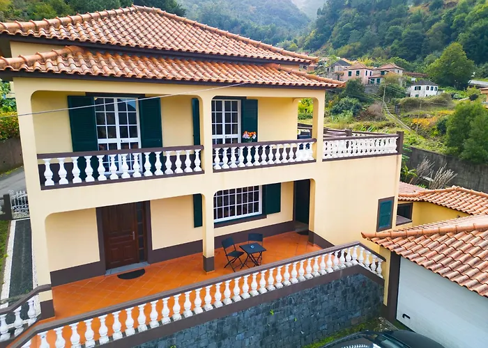 View To The Valley, By Op Holiday home Senhora do Rosario (Madeira)