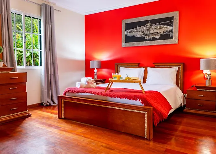 View To The Valley, By Op Holiday home