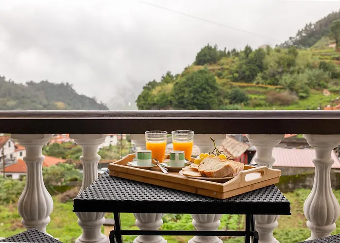 View To The Valley, By Op Holiday home Senhora do Rosario (Madeira)